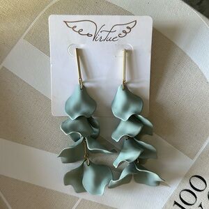 Virtue earrings